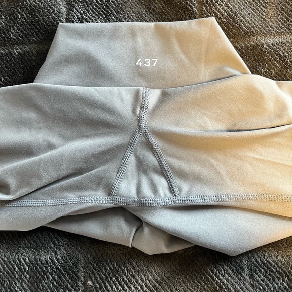 437 V cut Grey Leggings - XS brand new, never worn - Picture 4 of 5